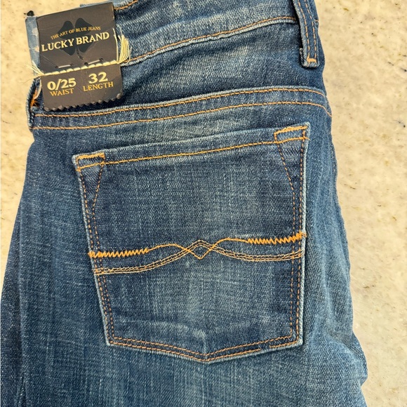 Brand new Lucky Brand jeans size 0 - Picture 2 of 3